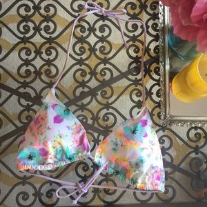 Victoria’s Secret bikini top